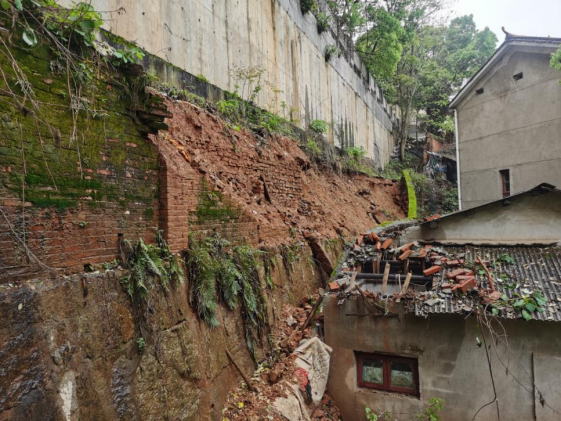 匯城上筑住宅小區(qū)用地紅線內(nèi)外擋墻垮塌原因及結構安全性鑒定